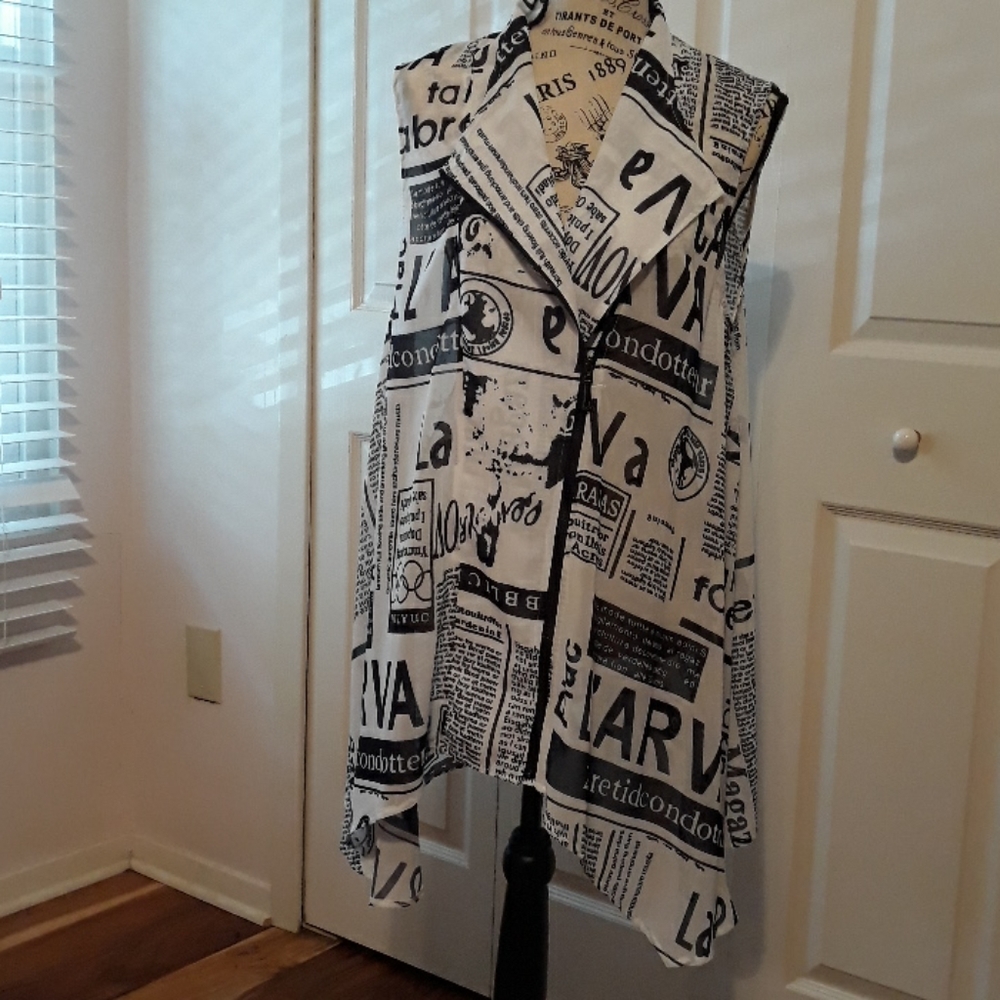NWT fancy sleeveless  top.